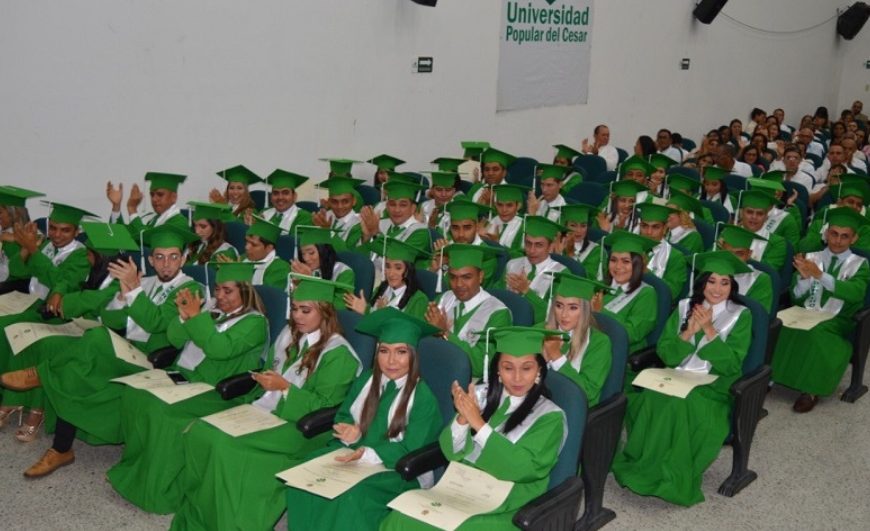 Evento de graduación de los estudiantes de la Universidad Popular del Cesar