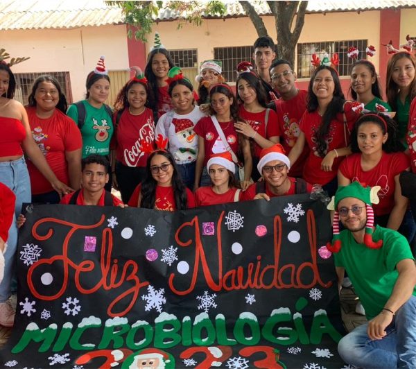 Estudiantes del programa de Microbiología de la UPC celebraron Campaña Navideña con niños en San Diego, Cesar