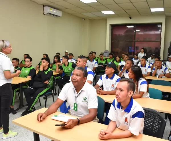 Estudiantes de la Universidad de La Guajira visitan la Universidad Popular del Cesar