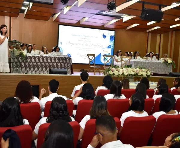 Universidad Popular del Cesar impuso símbolos a estudiantes de Enfermería